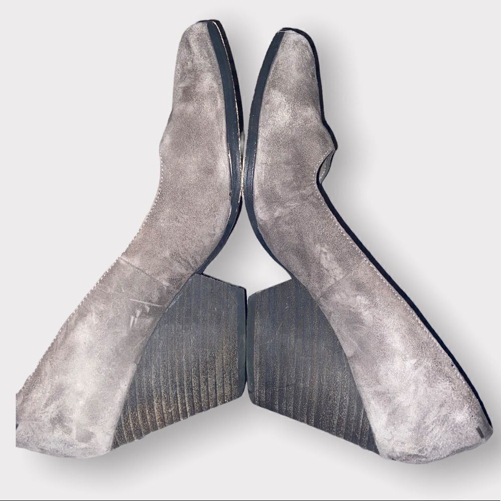 Eileen Fisher Gray/Taupe Suede Pointed-Toe Pumps - Picture 3 of 5